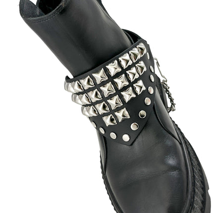BS346 PYRAMID STUDDED TRIANGULAR   BOOTSTRAP OVER LEATHER