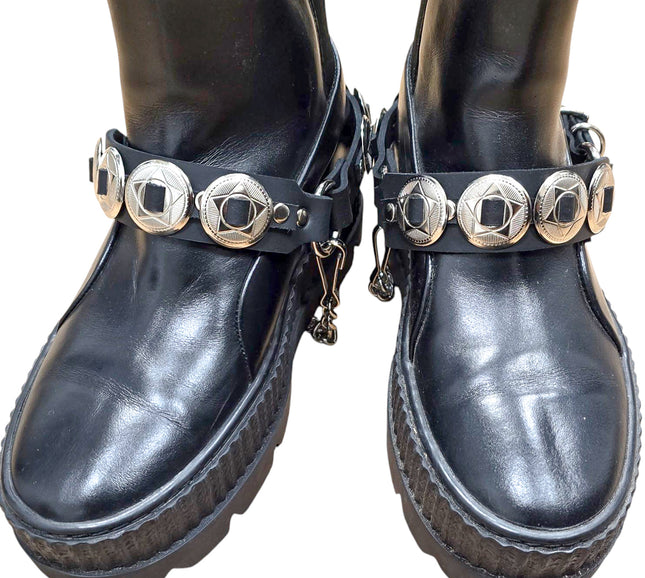 BS380  CONCHO STUDDED STRAP BOOTSTRAP BACK CONCHO