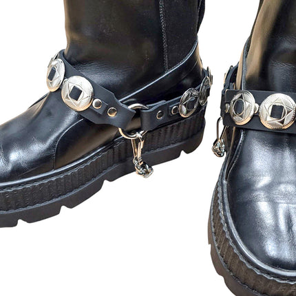 BS380  CONCHO STUDDED STRAP BOOTSTRAP BACK CONCHO