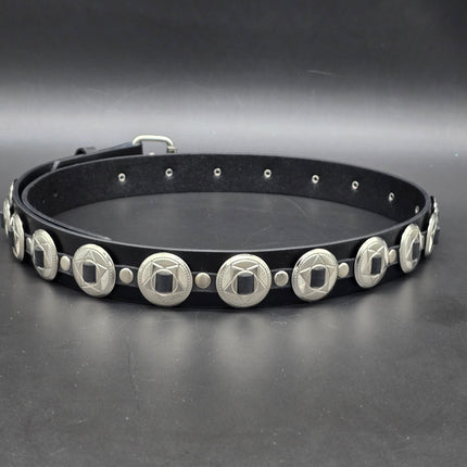 BT102 LARGE ROUND CONCHO BELT