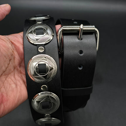 BT102 LARGE ROUND CONCHO BELT