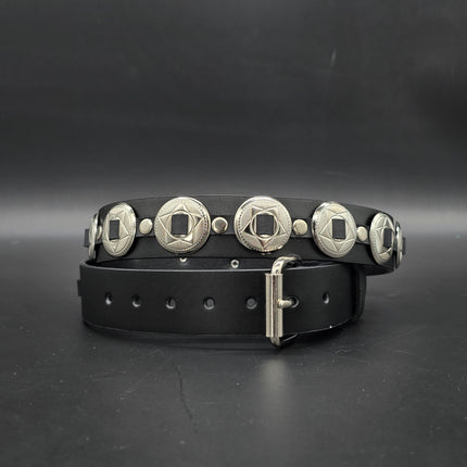 BT102 LARGE ROUND CONCHO BELT
