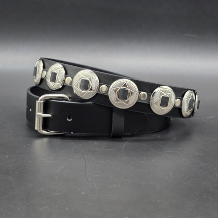 BT102 LARGE ROUND CONCHO BELT