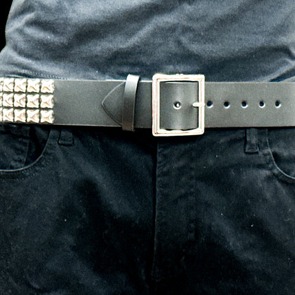 BT104GB  GARRISON BUCKLE 3 ROW STUDDED  BELT