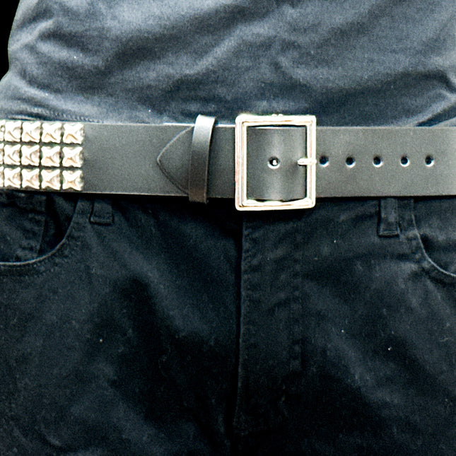 BT104GB  GARRISON BUCKLE 3 ROW STUDDED  BELT