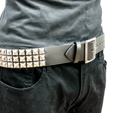 BT104GB  GARRISON BUCKLE 3 ROW STUDDED  BELT