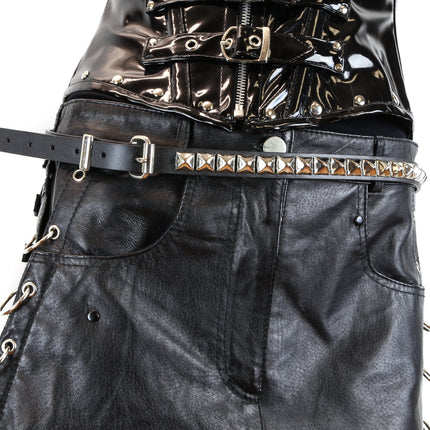 BT134 1 ROW 1/2" PYRAMID STUDS BLACK LEATHER BELT