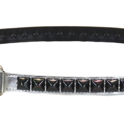 BT134P.SIL-BS 1 ROW STUDDED PATENT SILVER BLCK STUD BELT
