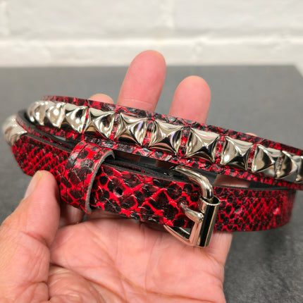 BT134SNK-RED  RED SNAKE 1 ROW PYRAMID STUD BELT