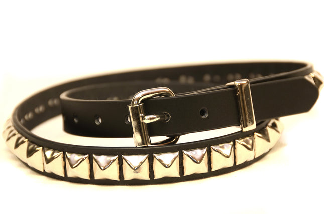 BT134-BRASS  1 ROW 1/2" PYRAMID STUDS BLACK LEATHER BELT