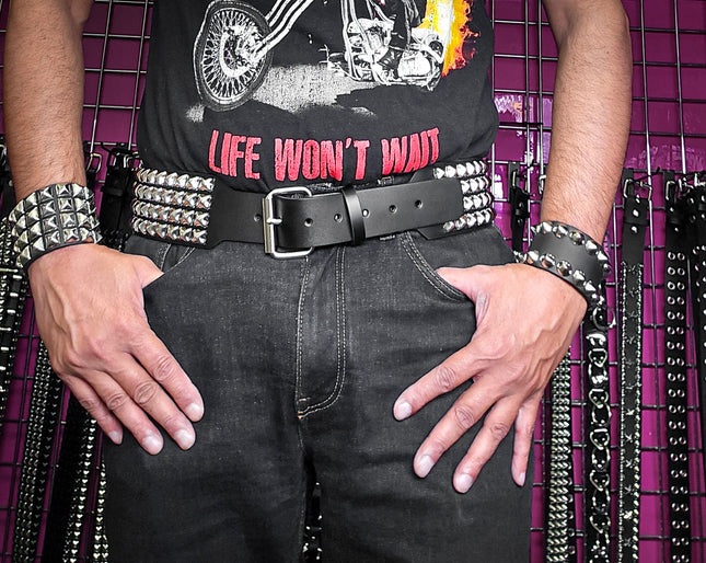 BT143B-SIL 4 ROW PYRAMID STUDDED BELT WITH NARROW HEAD ROLLER BUCKLE