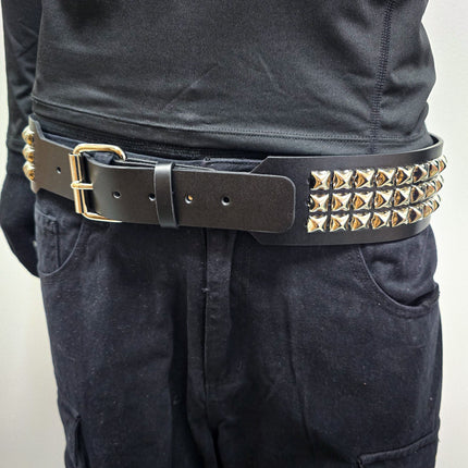 BT146B  3 ROW PYRAMID STUDDED 2 1/2" WIDE  BELT WITH NARROW HEAD ROLLER  BUCKLE