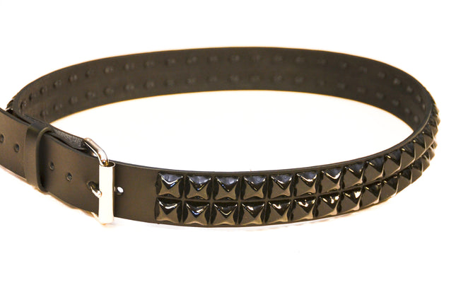 BT156-BS LARGE 5/8" PYRAMID 1 1/2" WIDE