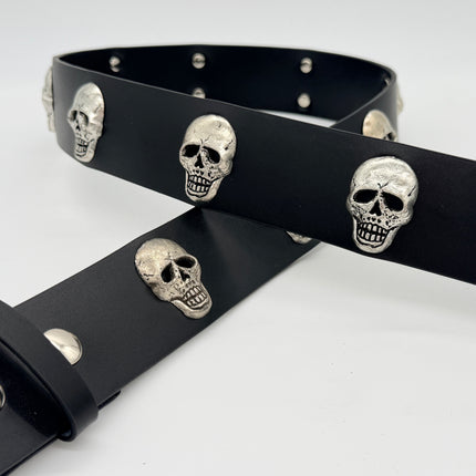 BT158 BLACK LEATHER SKULL HEAD STUDDED BELT