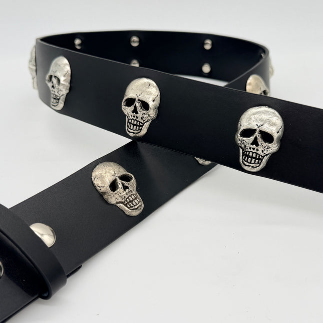 BT158 BLACK LEATHER SKULL HEAD STUDDED BELT