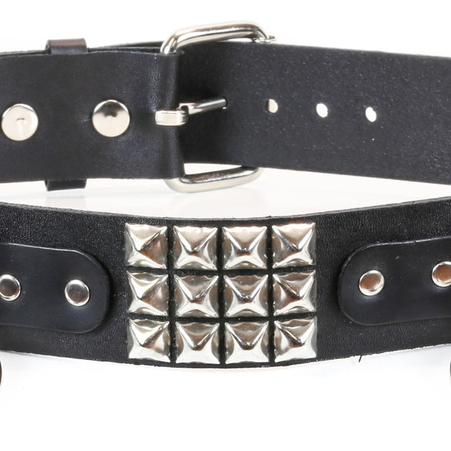 BT170 PYRAMID LOOP & RING BLACK LEATHER BELT