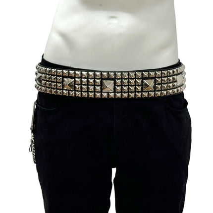 BT453 4 ROW PYRAMID STUD BELT