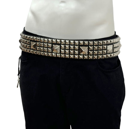BT453 4 ROW PYRAMID STUD BELT