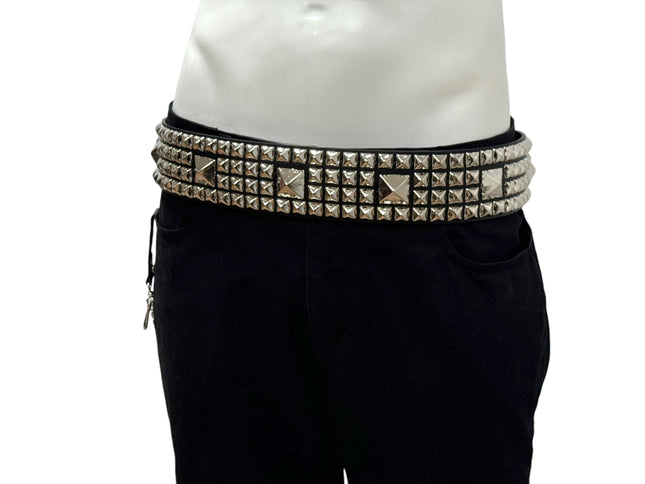 BT453 4 ROW PYRAMID STUD BELT
