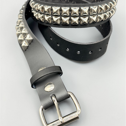 BT509   WIDE BELT WITH 2 ROW REGULAR 1/2" PYRAMID STUDDED BELT