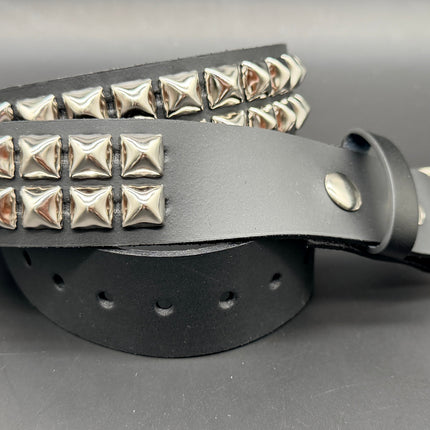 BT509   WIDE BELT WITH 2 ROW REGULAR 1/2" PYRAMID STUDDED BELT