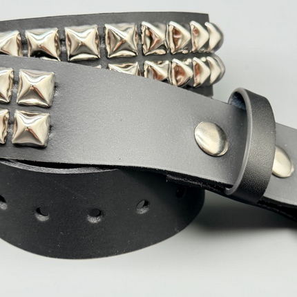 BT509   WIDE BELT WITH 2 ROW REGULAR 1/2" PYRAMID STUDDED BELT