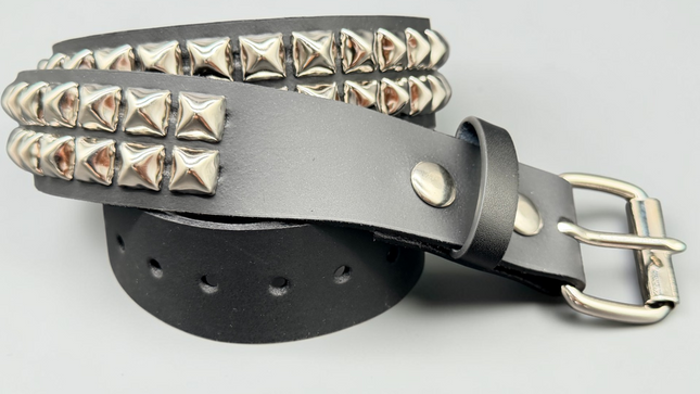 BT509   WIDE BELT WITH 2 ROW REGULAR 1/2" PYRAMID STUDDED BELT
