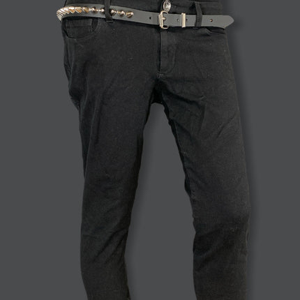 BT134UK77   SINGLE ROW UK77 STUDDED BELT