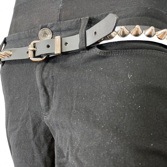 BT134UK77   SINGLE ROW UK77 STUDDED BELT