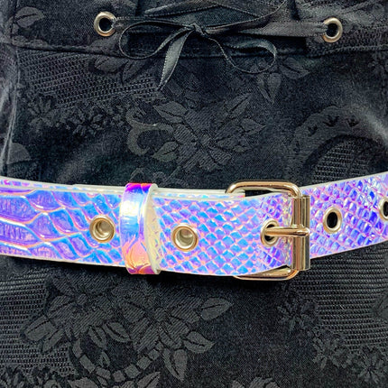 BT100RN-175SNAKE EMBOSSED HOLOGRAPHIC PLAIN BELT WITH GROMMET