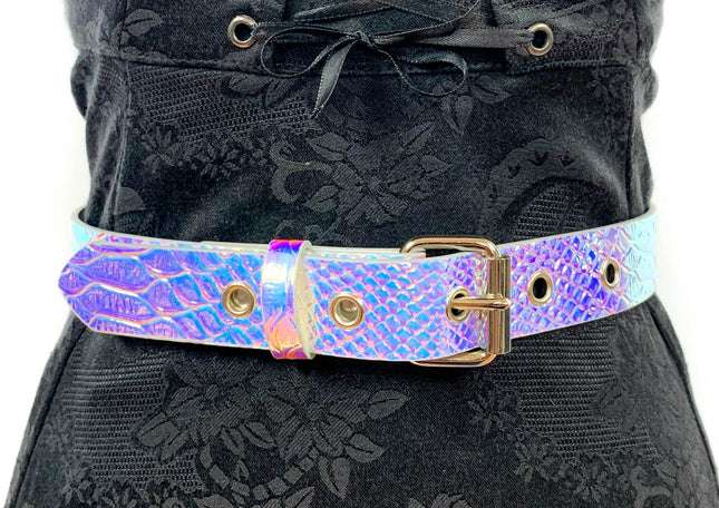 BT100RN-175SNAKE EMBOSSED HOLOGRAPHIC PLAIN BELT WITH GROMMET