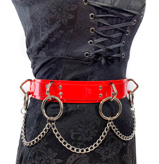 BT546P.RED PATENT  BONDAGE BELT WITH CHAIN