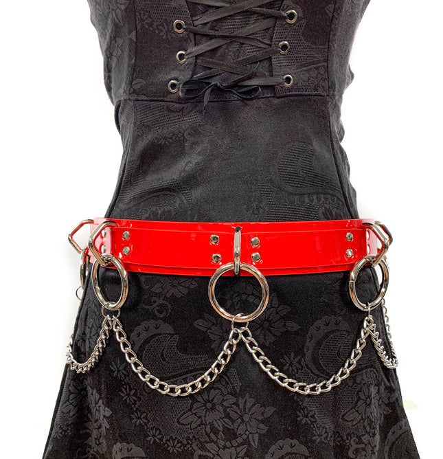 BT546P.RED PATENT  BONDAGE BELT WITH CHAIN
