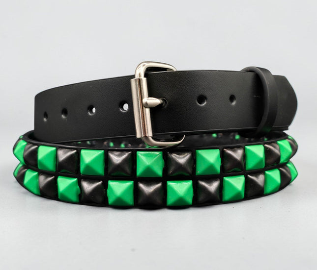 BT554-GS  POWDER COATED GREEN BLACK CHECKERED PYRAMID STUDDED BELT