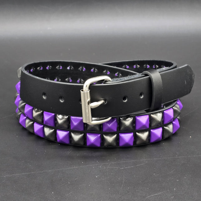 BT554-PPS  POWDER COATED PURPLE BLACK CHECKERED  PYRAMID STUDDED BELT