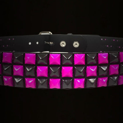 BT555-PS PINK BLACK CHECKERED PYRAMID STUD BELT