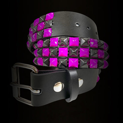 BT555-PS PINK BLACK CHECKERED PYRAMID STUD BELT