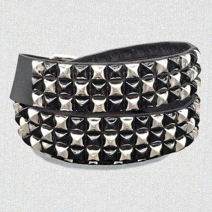BT555-SIL/BLK  SILVER  BLACK CHECKERED PYRAMID STUDDED BELT