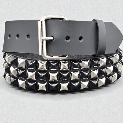 BT555-SIL/BLK  SILVER  BLACK CHECKERED PYRAMID STUDDED BELT