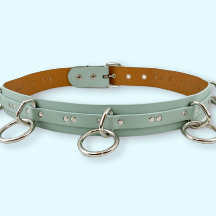 BT562M VEGAN  LARGE O RING STRAPPED BONDAGE BELT