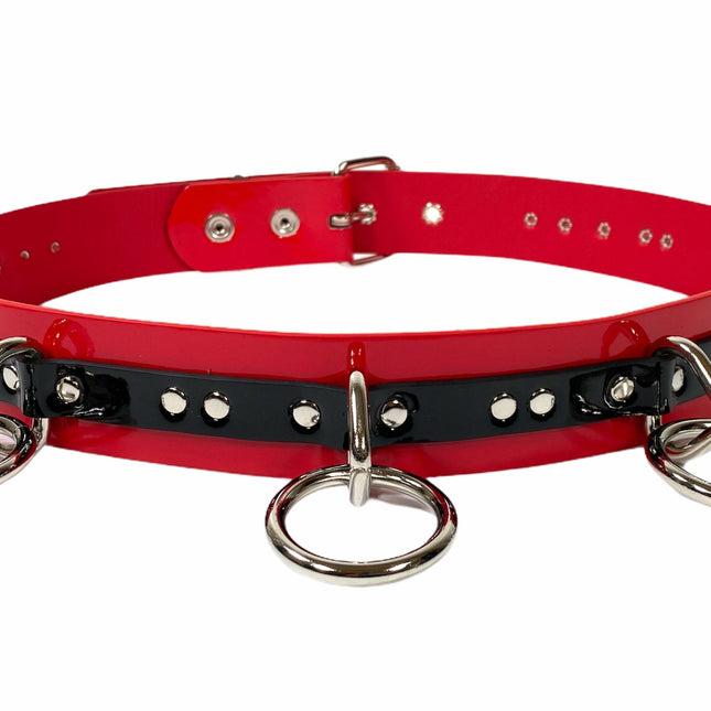 BT562RED-BLK VEGAN  LARGE O RING STRAPPED BONDAGE BELT