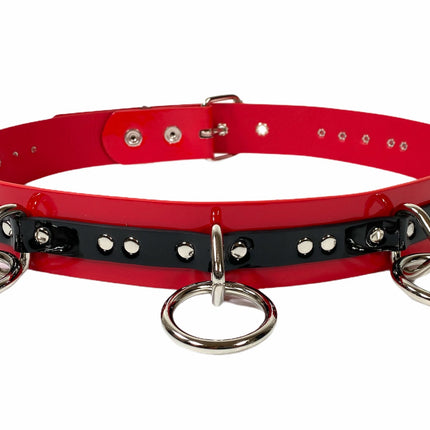 BT562RED-BLK VEGAN  LARGE O RING STRAPPED BONDAGE BELT