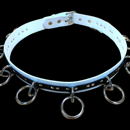 BT562WHT-BLK VEGAN  LARGE O RING STRAPPED BONDAGE BELT