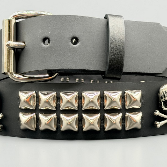 BT642  SKULL BELT DOUBLE ROW PYRAMID STUDDED  1 1/2" WIDE