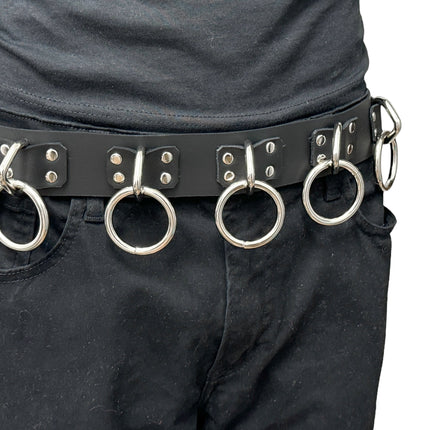 BT690 4 RIVETS LARGE RING BONDAGE BELT