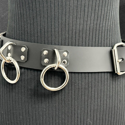 BT690 4 RIVETS LARGE RING BONDAGE BELT
