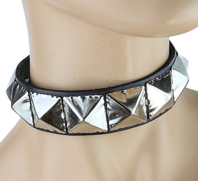 CK113  LARGE PYRAMYD STUDDED CHOKER