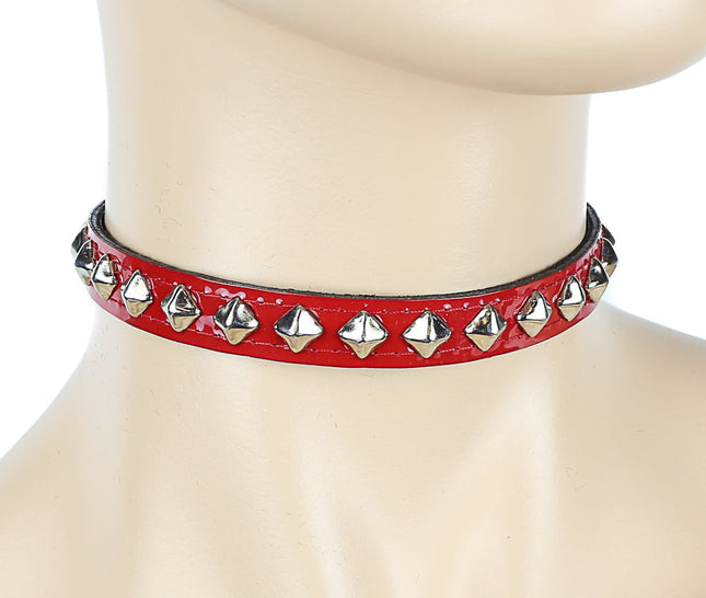 CK125P 1/2" PATENT LEATHER CHOKER WITH 1 ROW 1/4" PYRAMIDS