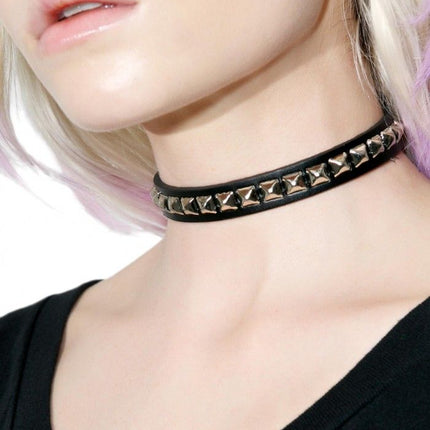 CK126  MINI PYRAMID SKINNY CHOKER LEATHER