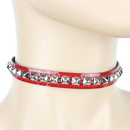 CK126P 1/2" PATENT LEATHER CHOKER WITH 1 ROW 1/4" PYRAMIDS